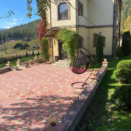 Золото Карпат Villa Yaremche Eksteriør billede