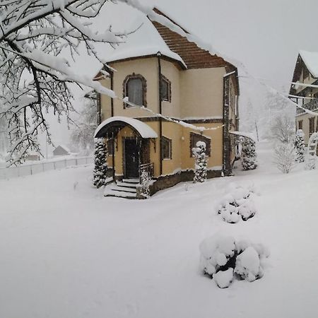 Золото Карпат Villa Yaremche Eksteriør billede