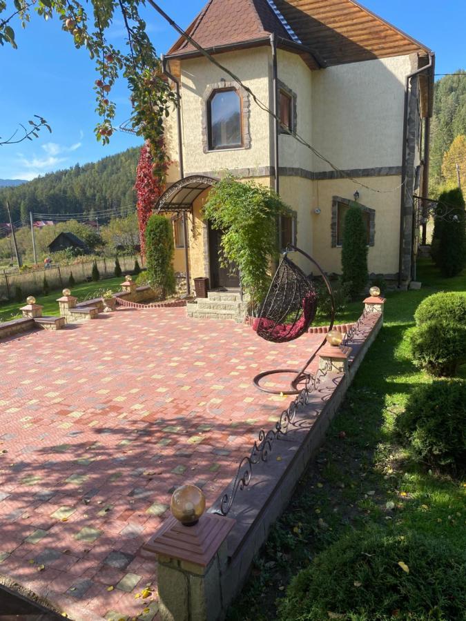 Золото Карпат Villa Yaremche Eksteriør billede