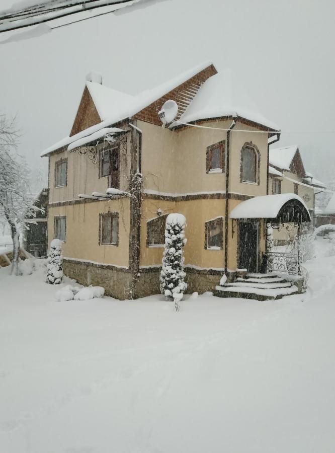 Золото Карпат Villa Yaremche Eksteriør billede